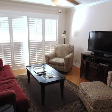 W2 Ocean Walk Resort Upstairs 2 Bed King And Two Twins Next To Back Pool St. Simons Island Exterior photo