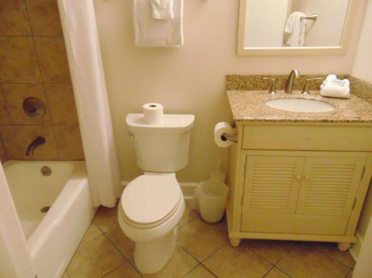 Holiday home W2 Ocean Walk Upstairs 2 Bed King And Two Twins Next To Back Pool