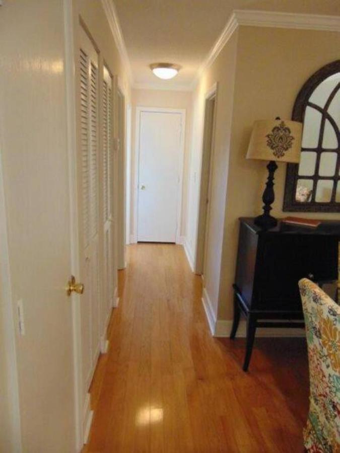 W2 Ocean Walk Upstairs 2 Bed King And Two Twins Next To Back Pool Holiday home St. Simons Island